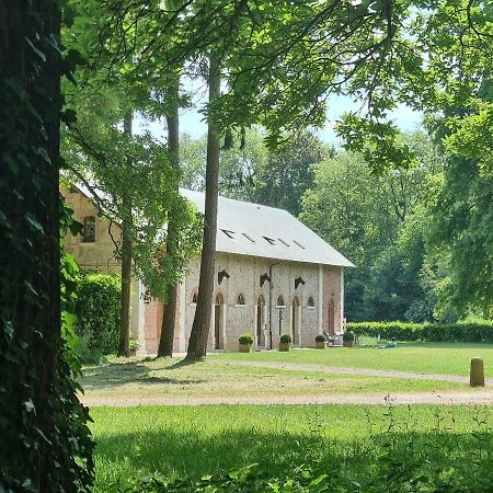Les Ecuries Du Chateau De Brumare Brestot Екстер'єр фото